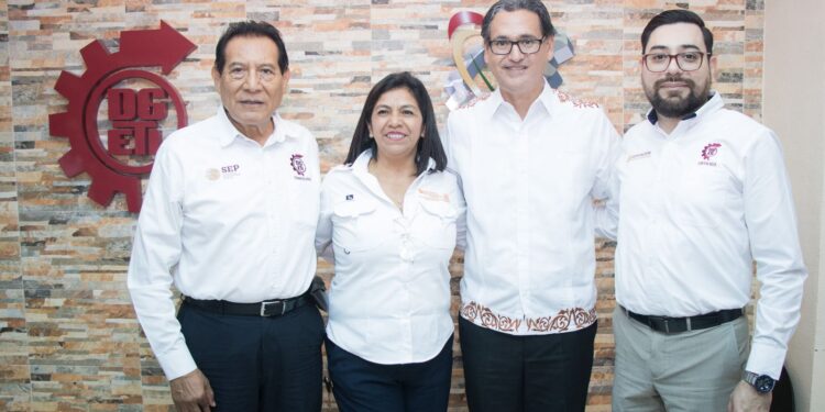 Erasmo González reafirma su compromiso con la educación en CBTis y CETis