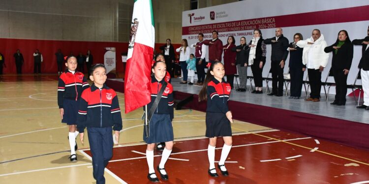 Lucía Aimé, Inaugura concurso Estatal de Escoltas