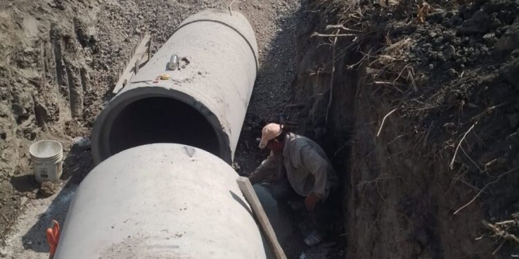Secretaría de Obras Públicas rehabilita y construye colector pluvial en el Mante