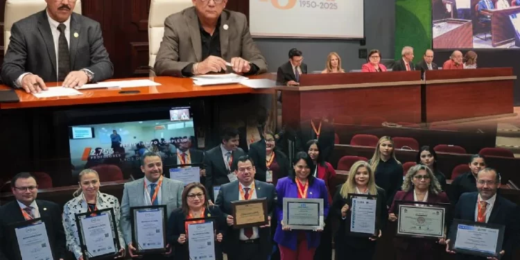 Obtiene UAT nuevas acreditaciones que consolidan su calidad educativa