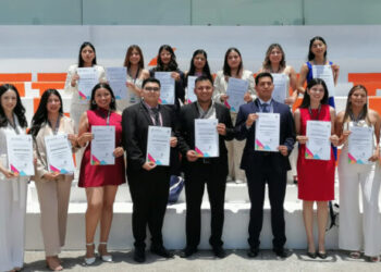 Reciben 17 médicos egresados de la UAT el premio nacional CENEVAL