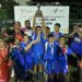 Carlos Pizaña, jefe del deporte victorense, premia a campeones del Torneo «Amigos del Alcalde»