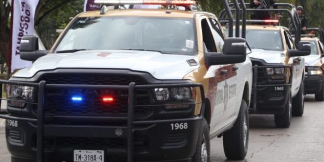 Cumple Américo Villarreal, entrega nuevos vehículos para seguridad pública