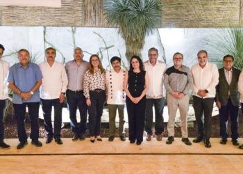 Participa rector de la UAT en reunión nacional con el jurista Hugo Aguilar