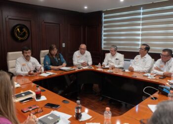 Rector de la UAT, llama a su gabinete a redoblar esfuerzos