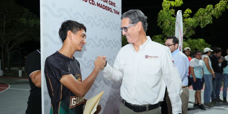 Erasmo González responde a más deportistas con otra cancha multifuncional
