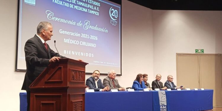 Nuevas generaciones de médicos son el reflejo de la calidad humana que vive Tamaulipas: Dr. Vicente Hernández Navarro