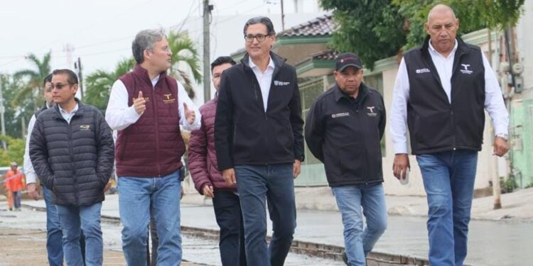 Erasmo González y Gerente de COMAPA SUR supervisan rehabilitación integral de red sanitaria