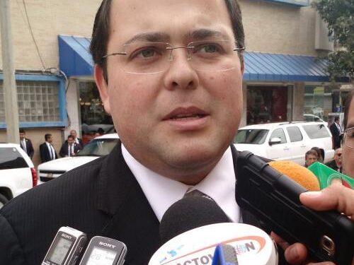 Lideres de colonias, quieren a Carlos Morris como su alcalde