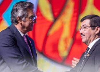 Reconoce el gobernador Américo Villarreal estándares de excelencia de la UAT