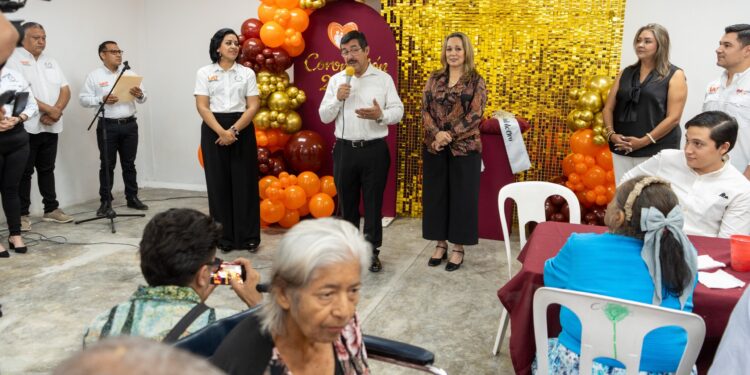Celebra la UAT a adultos mayores del COMASSI