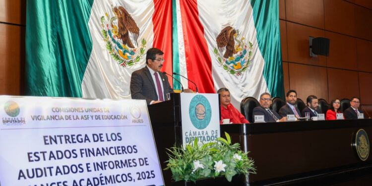 Ante la ANUES , Rector llama al Congreso federal, suma alianzas