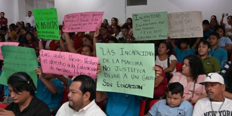Gobierno de Altamira reestructura COMAPA y atiende falta de maestros