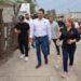 Lalo Gattás recorre y escucha a vecinos de la colonia Linda Vista.