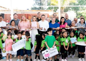 Cumple Lalo Gattás con la educación preescolar.
